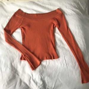 UO || Long Sleeve Off The Shoulder Top 🧡